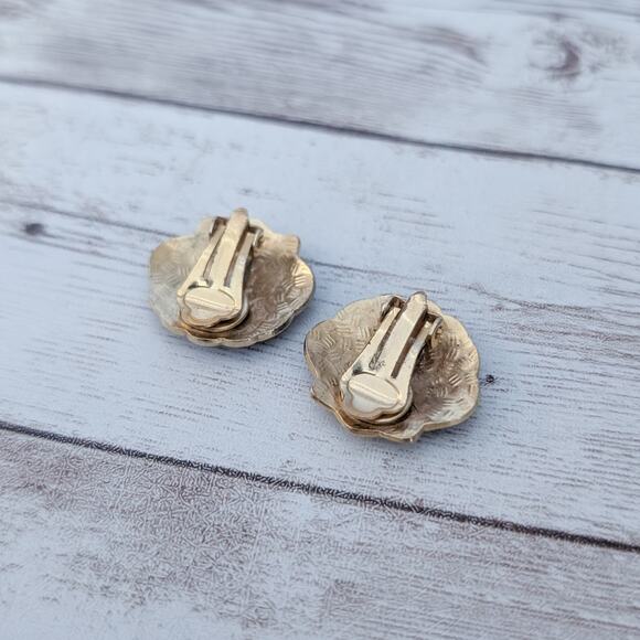 Vintage Clip On Earrings Blue Shell Beach Theme - Picture 6 of 6